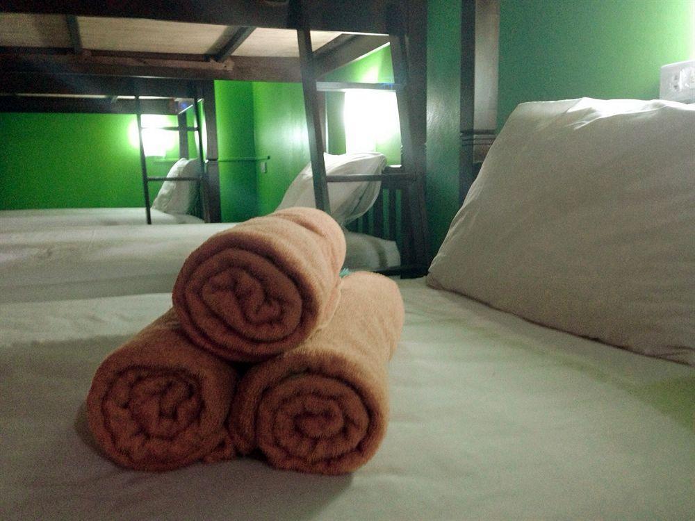 Silla Patong Hostel Zewnętrze zdjęcie