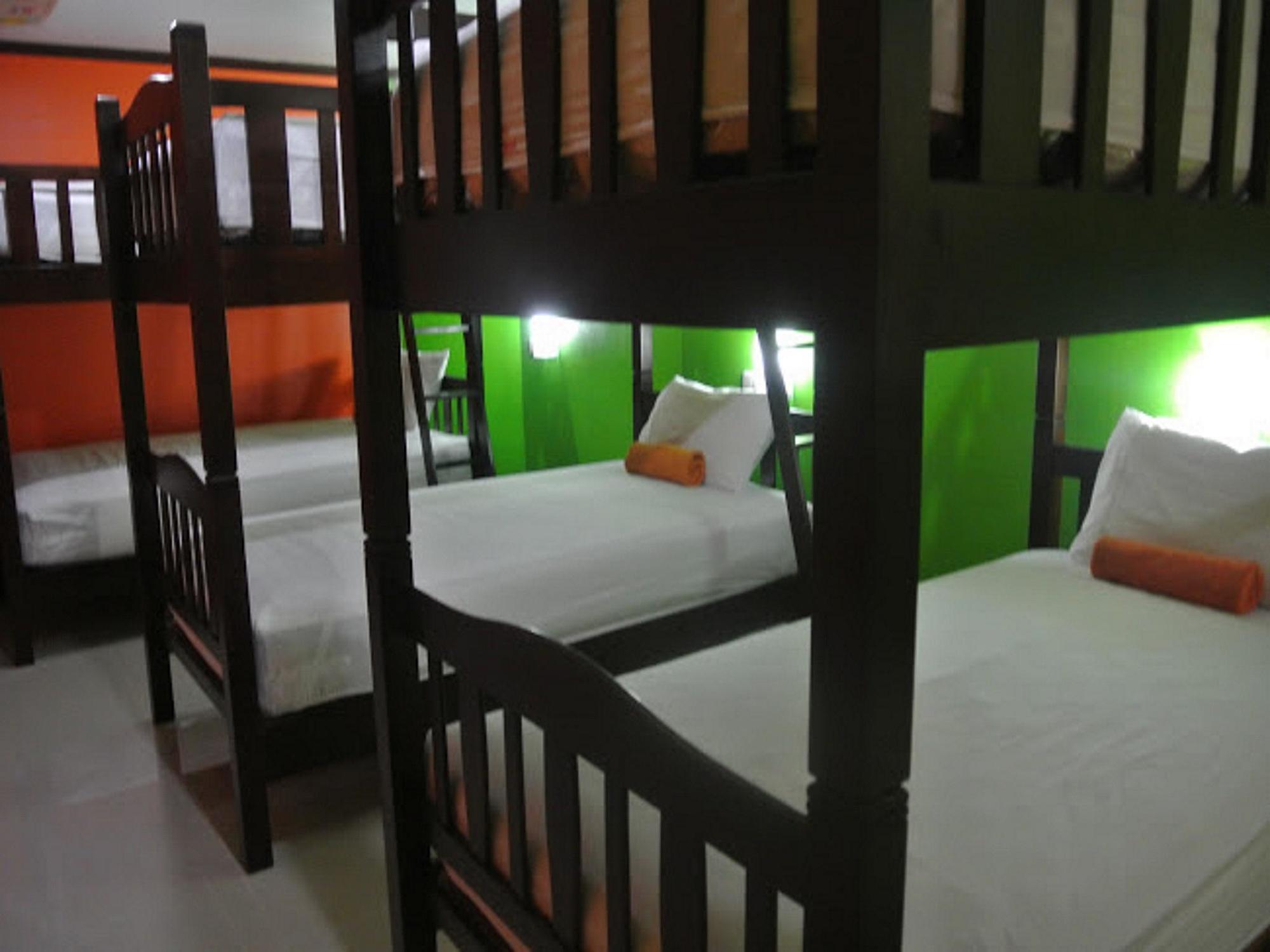 Silla Patong Hostel Zewnętrze zdjęcie
