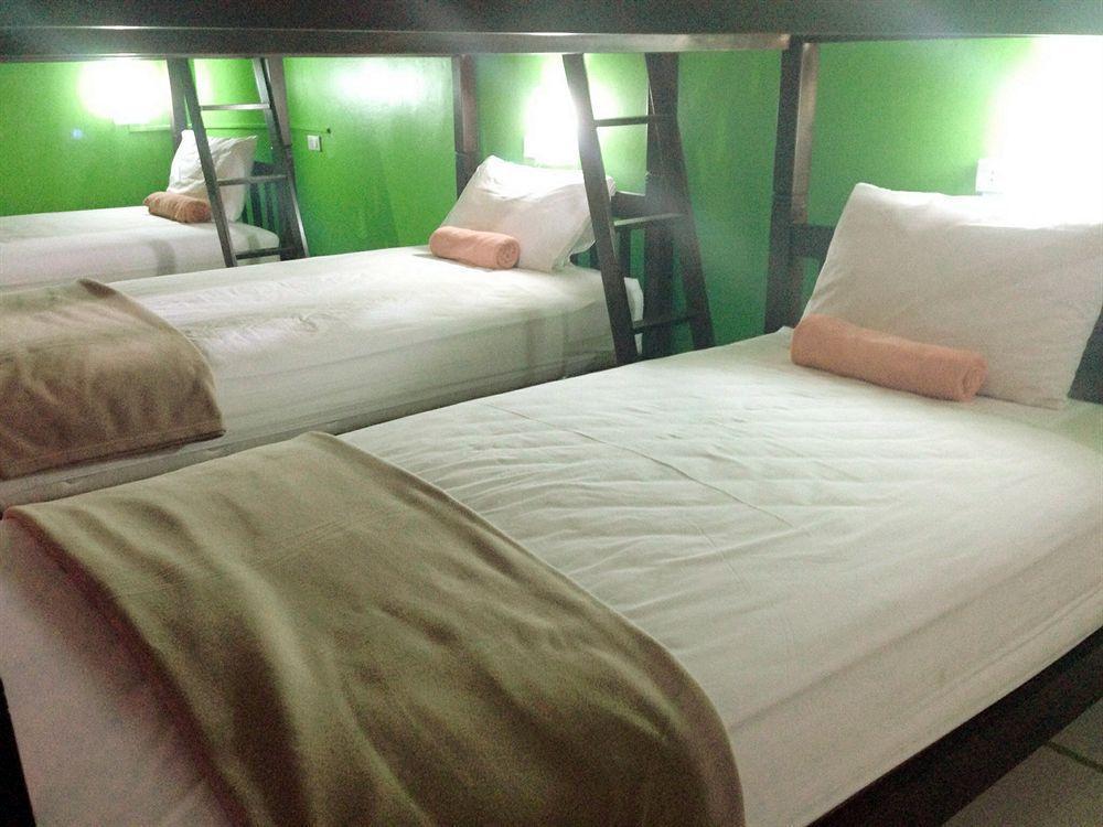 Silla Patong Hostel Zewnętrze zdjęcie