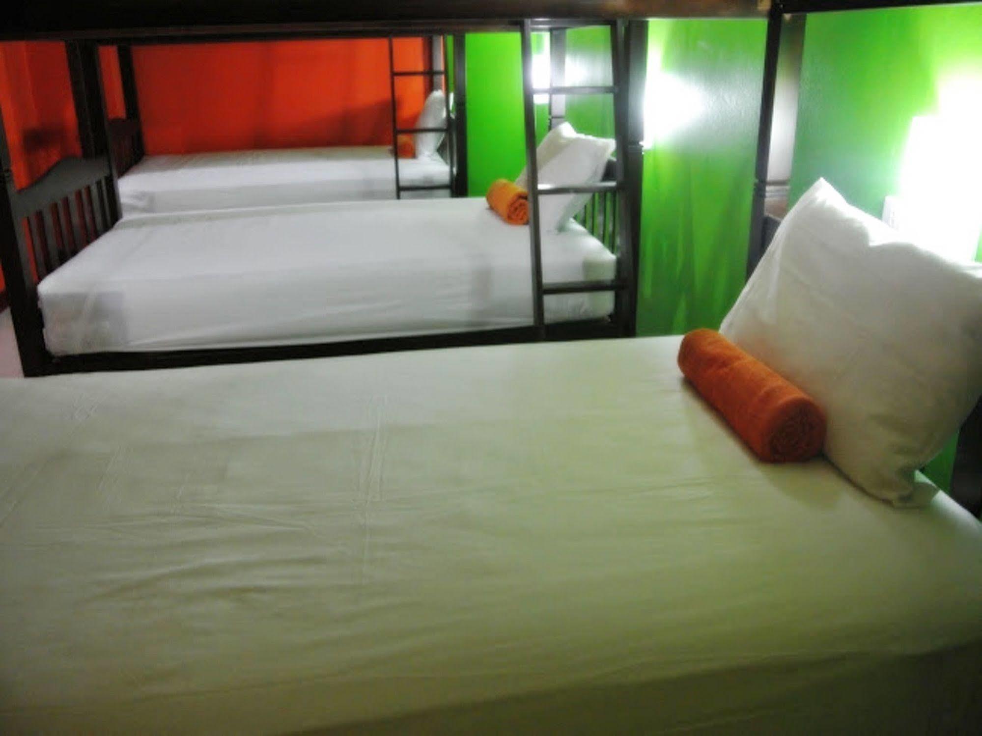 Silla Patong Hostel Zewnętrze zdjęcie