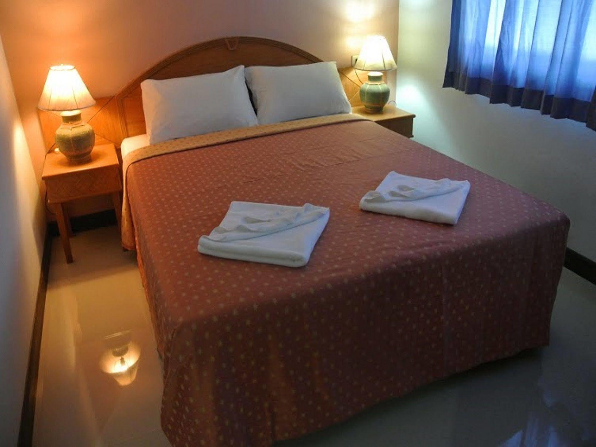 Silla Patong Hostel Zewnętrze zdjęcie