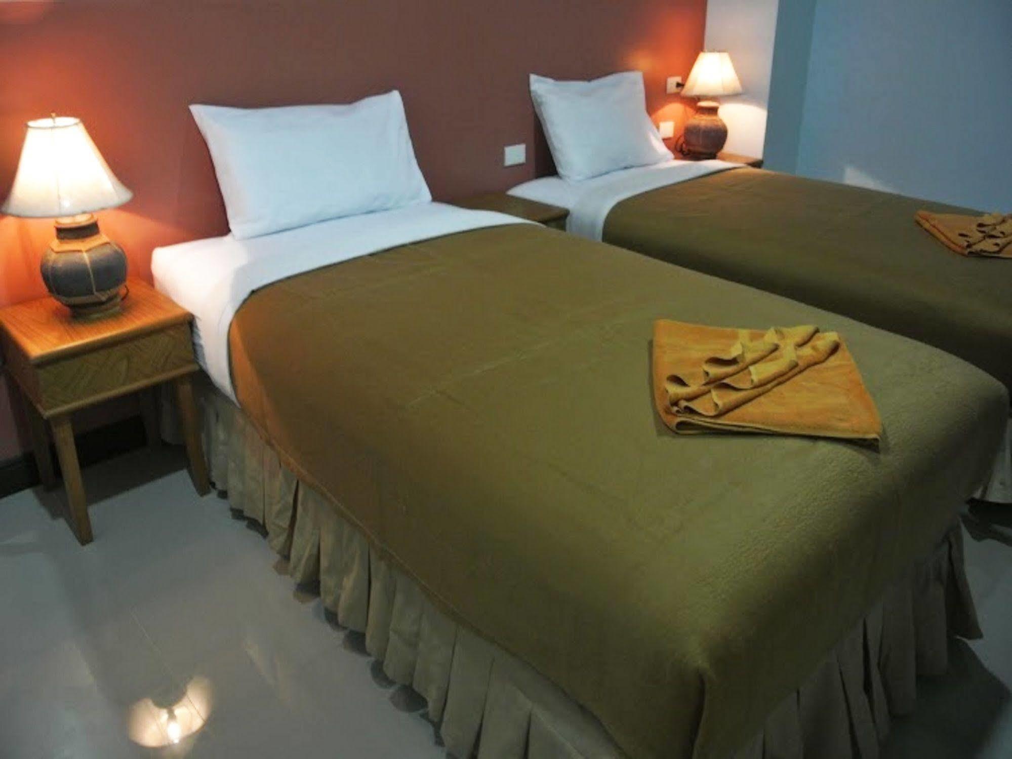 Silla Patong Hostel Zewnętrze zdjęcie