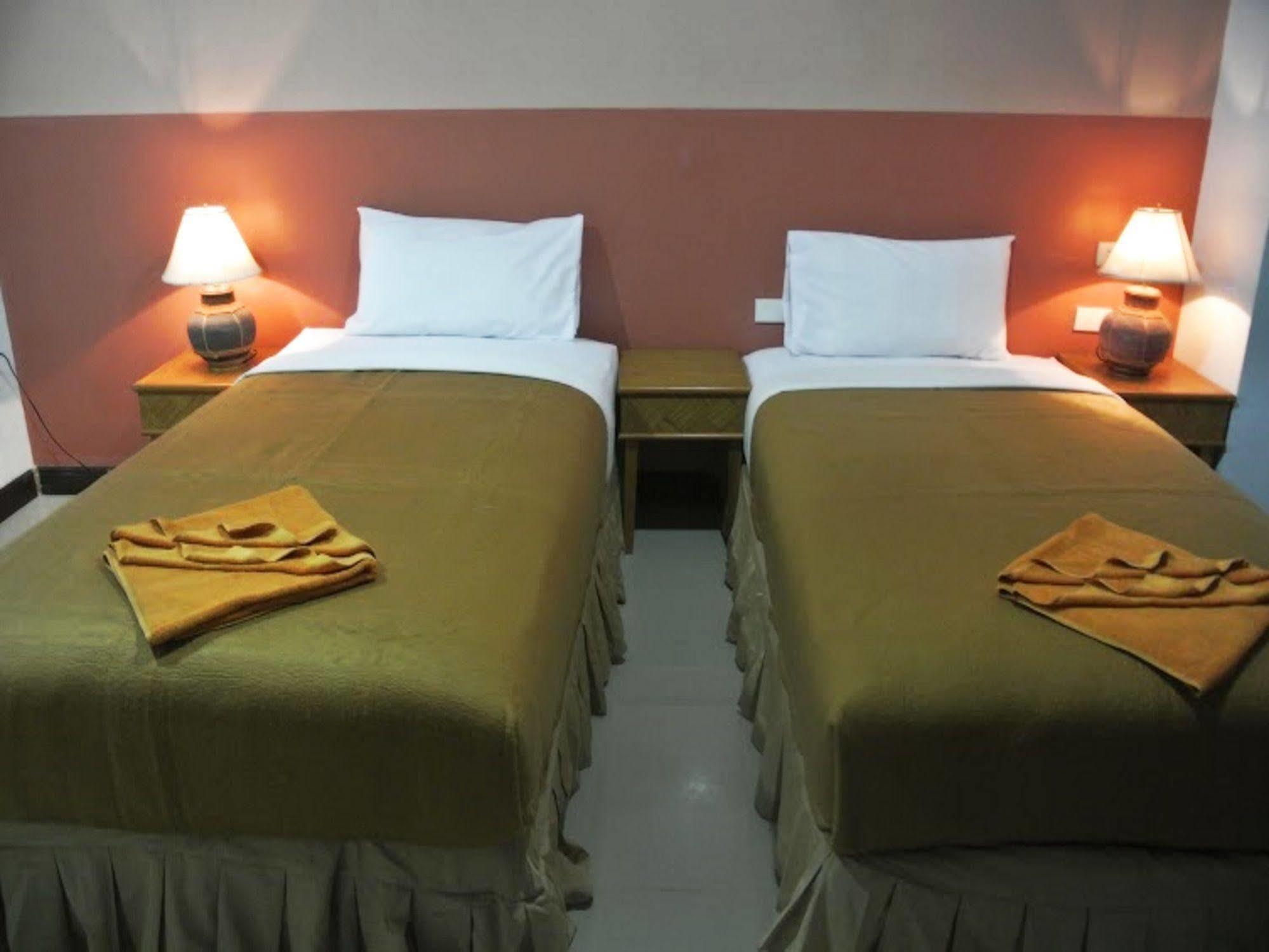 Silla Patong Hostel Zewnętrze zdjęcie