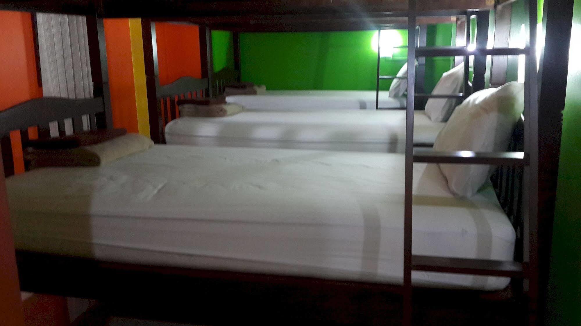 Silla Patong Hostel Zewnętrze zdjęcie